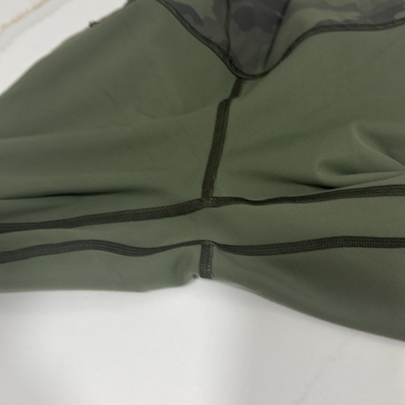 Lululemon Athletica Camouflage Leggings - Green and Black - Picture 4 of 5